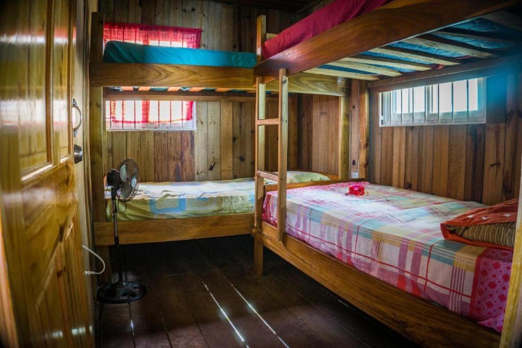 Hostal On The Sea Бокас-дель-Торо Экстерьер фото